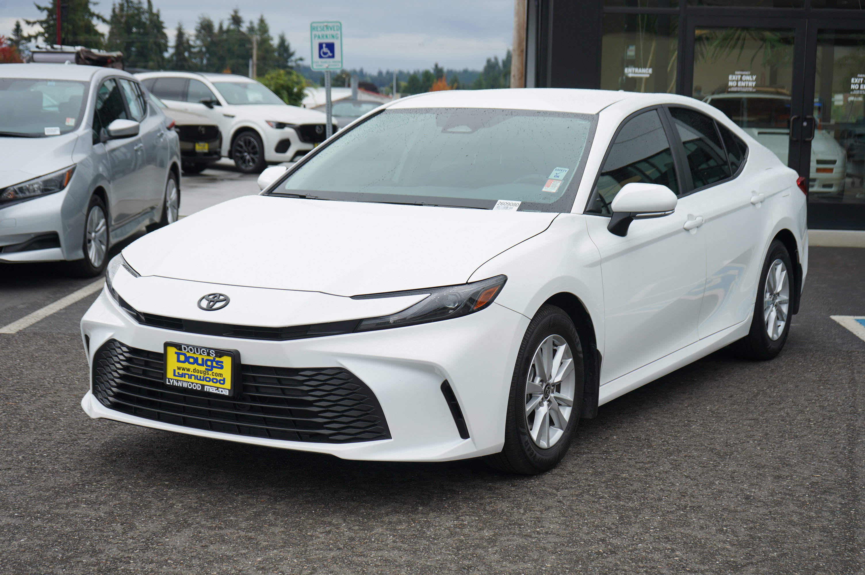 Used 2025 Toyota Camry LE FWD image 8