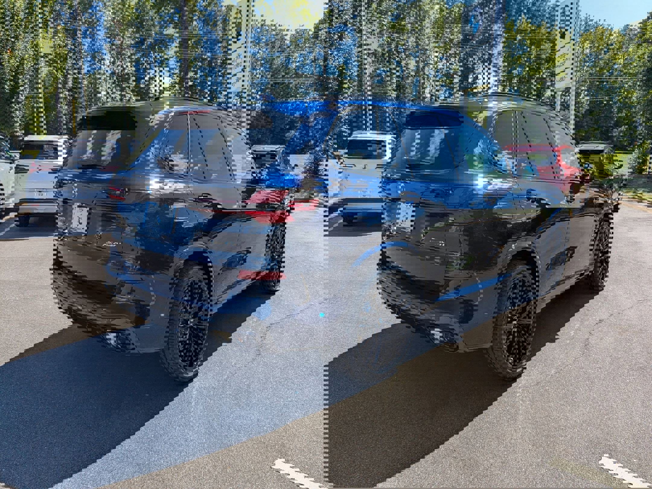New 2026 BMW X5 xDrive40i w/ M Sport Package image 3