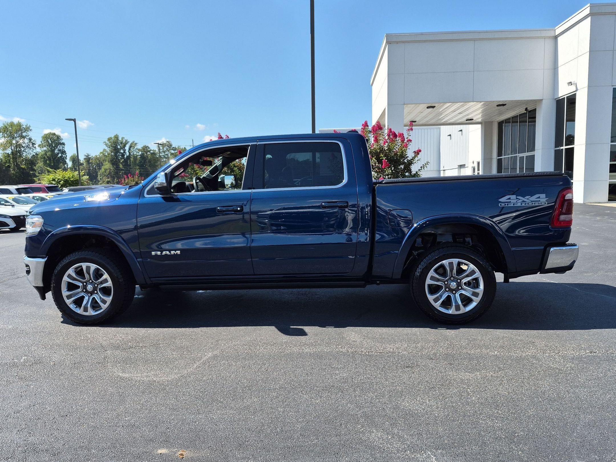 Used 2024 RAM 1500 Limited AWD/4WD image 8