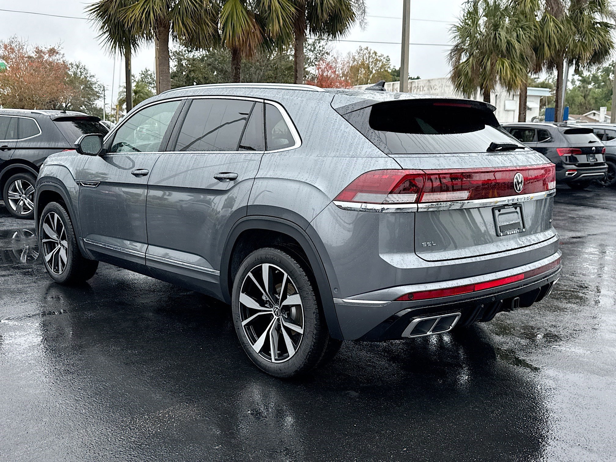 New 2025 Volkswagen Atlas Cross Sport SEL Premium R-Line image 4