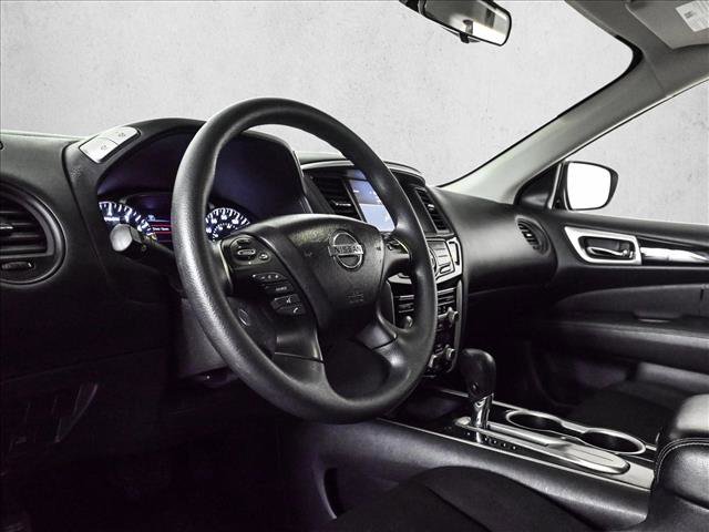 Used 2019 Nissan Pathfinder S image 10