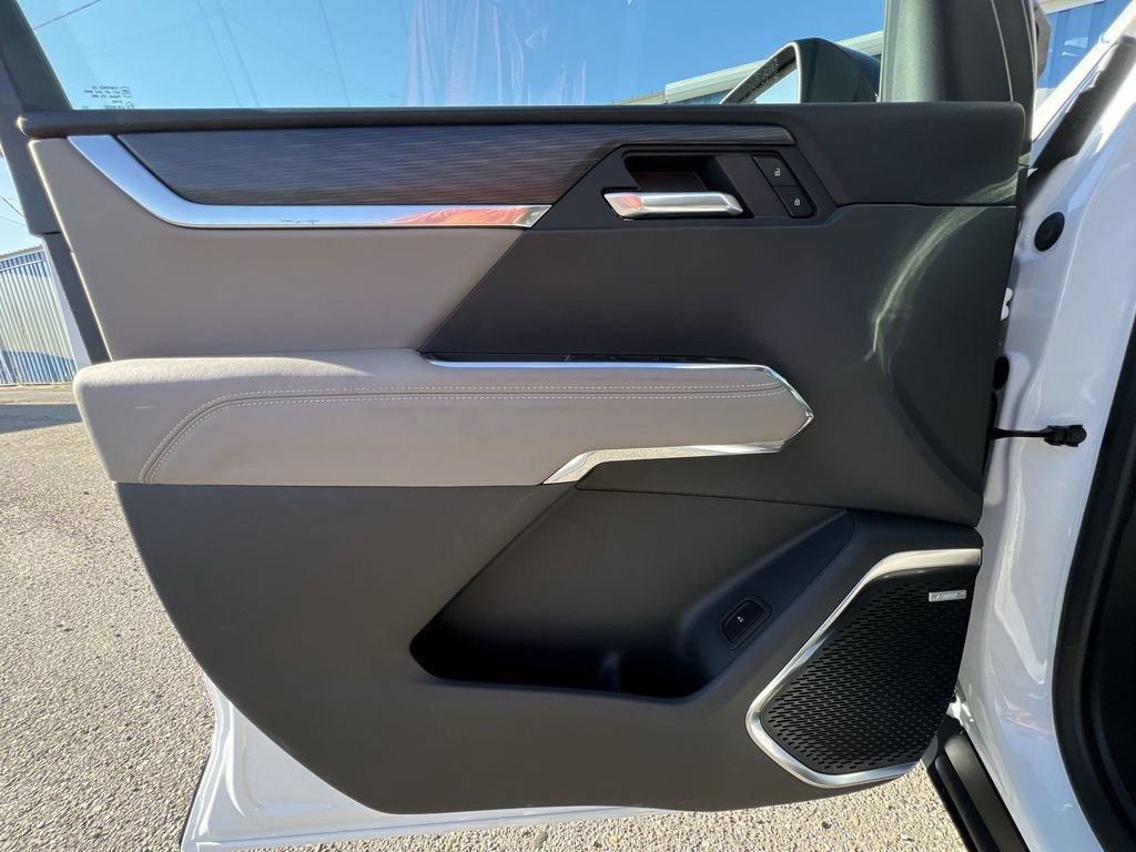 New 2025 GMC Acadia Elevation w/ LPO, Floor Liner Package image 22