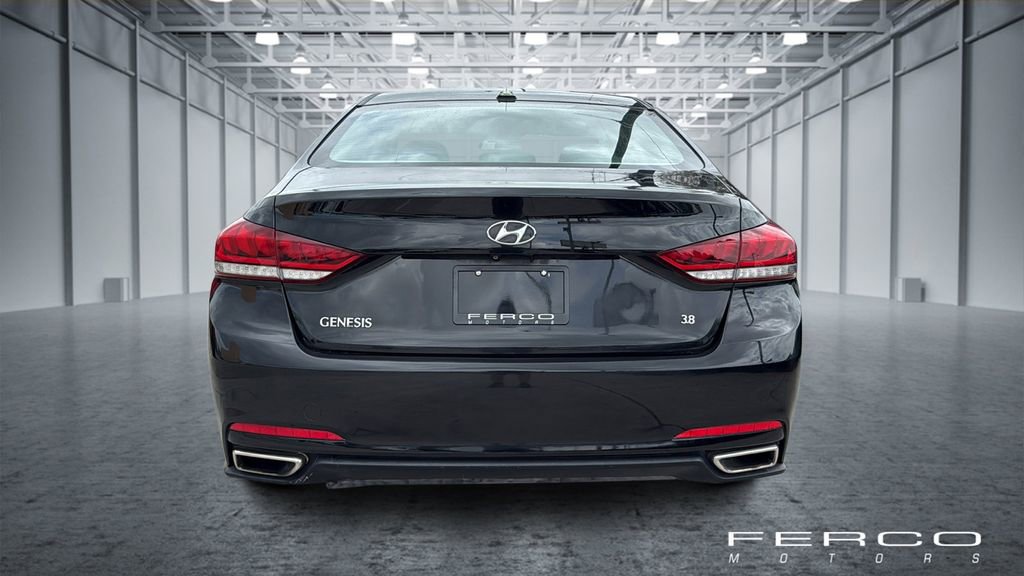 Used 2016 Hyundai Genesis 3.8 RWD image 4