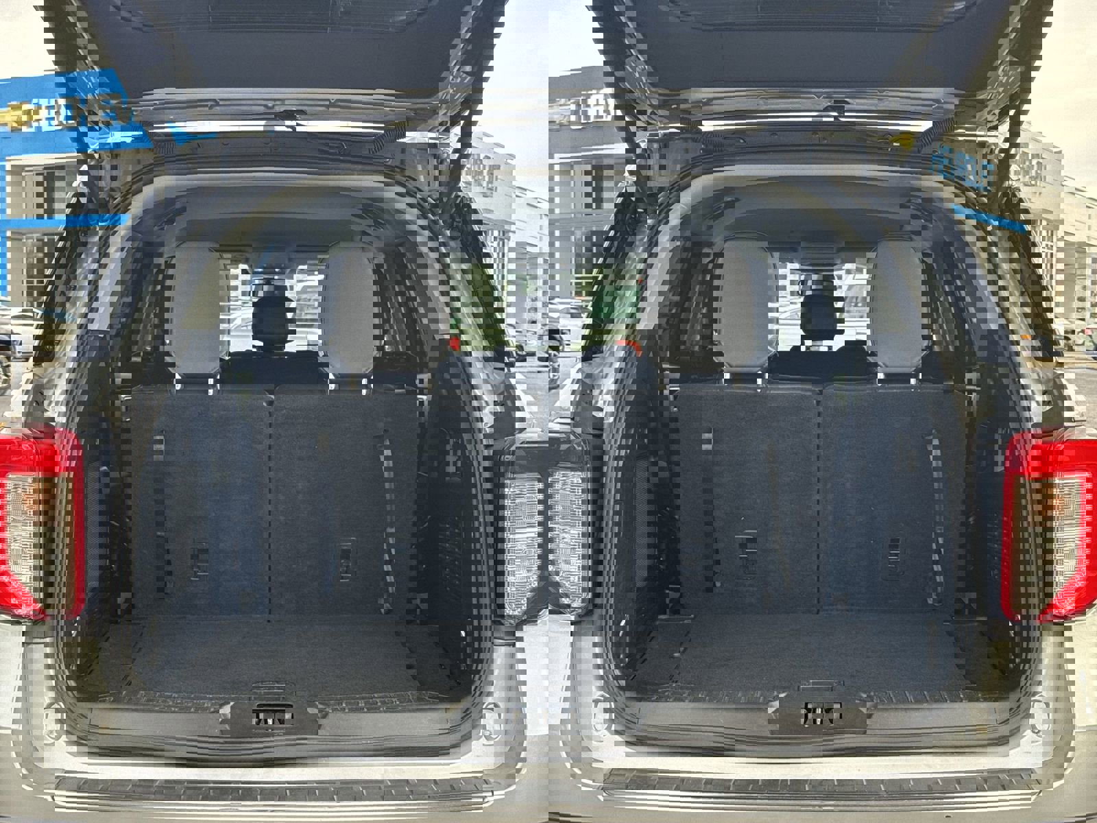 Used 2024 Ford Explorer Limited image 32