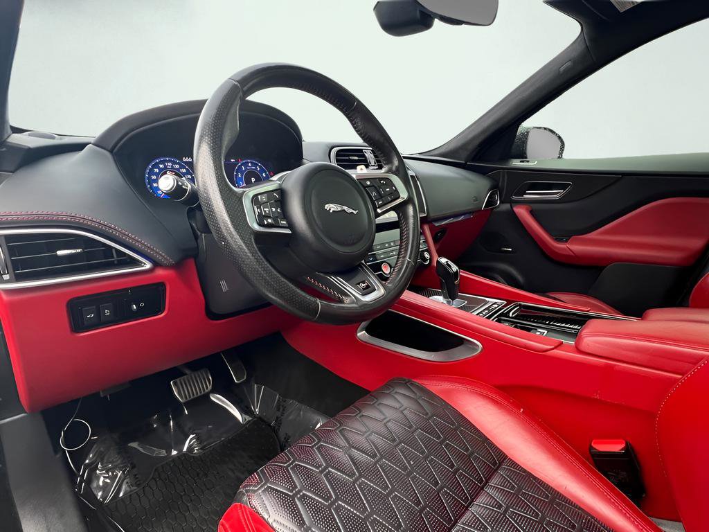Used 2019 Jaguar F-PACE SVR AWD/4WD image 18