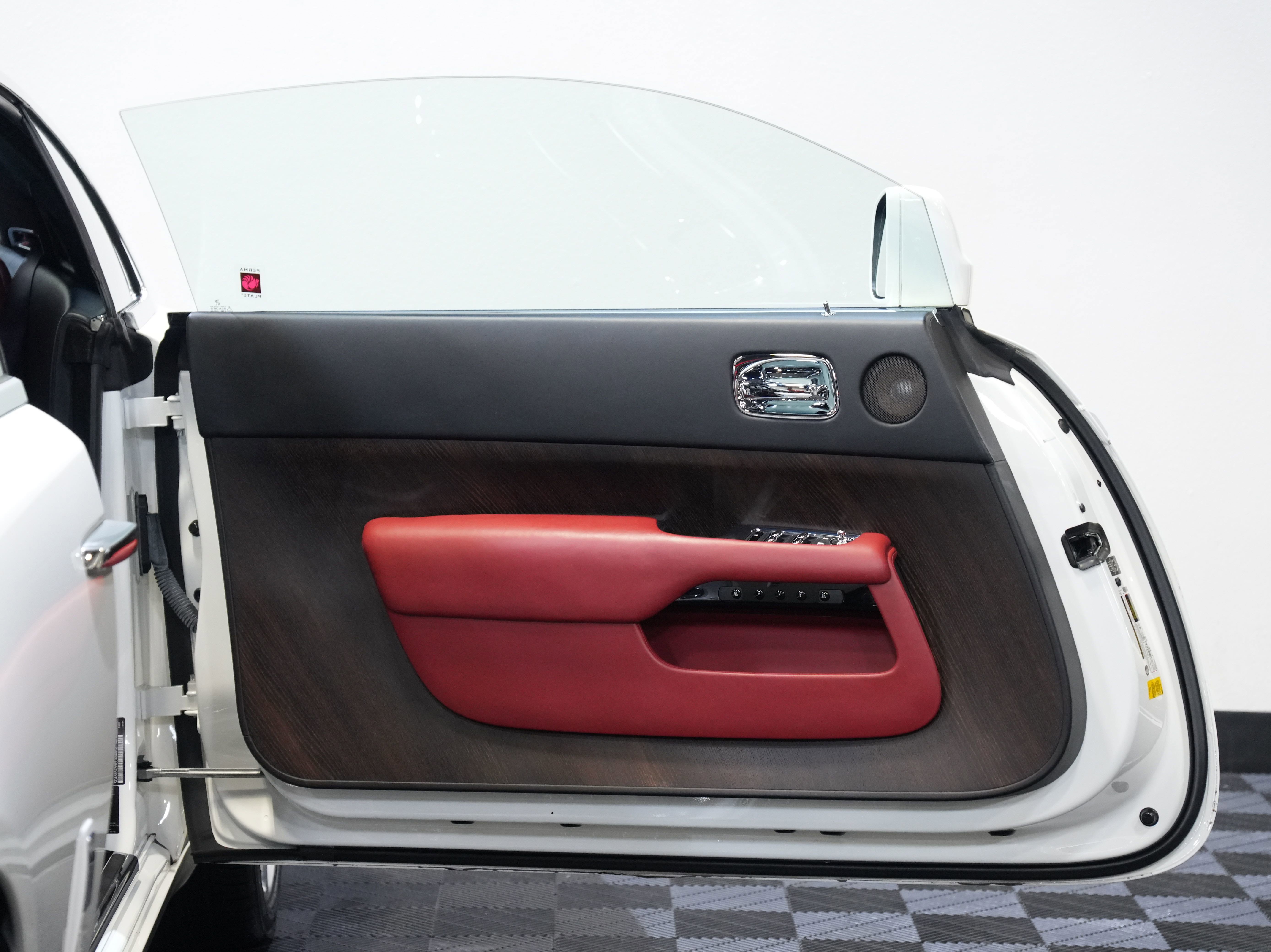 Used 2014 Rolls-Royce Wraith RWD image 29