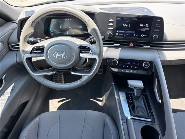 Used 2025 Hyundai Elantra Sport FWD image 19