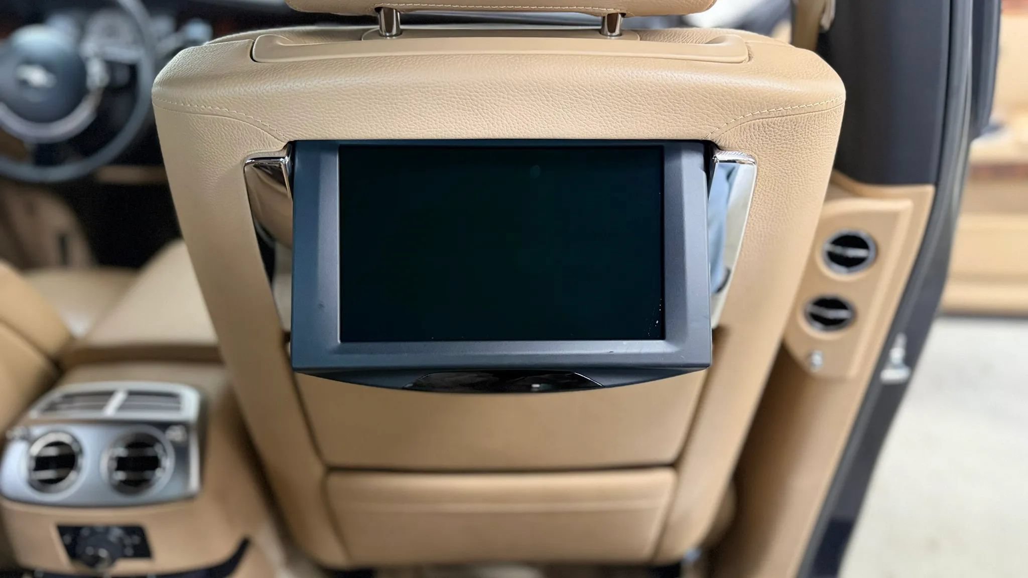 Used 2011 Rolls-Royce Ghost RWD image 36