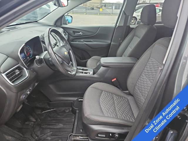 Used 2020 Chevrolet Equinox LT w/ Driver Convenience Package image 10