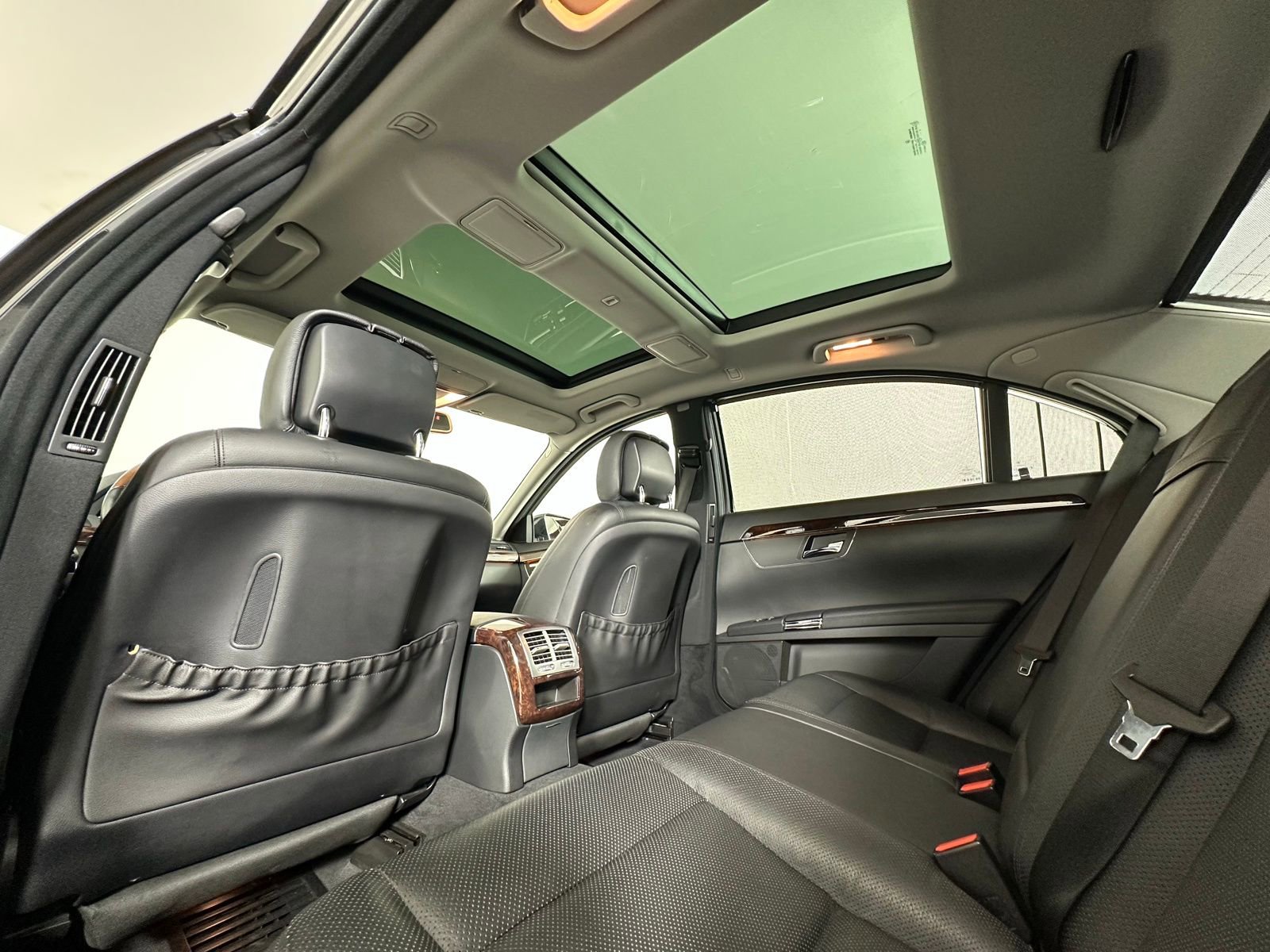 Used 2011 Mercedes-Benz S 550 4MATIC image 21