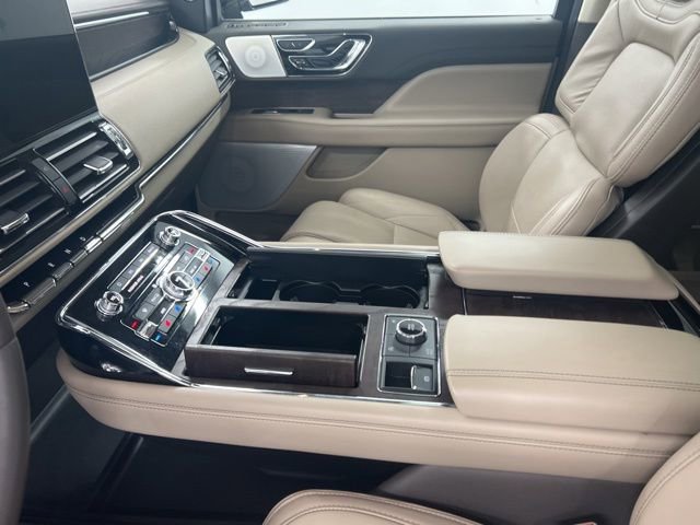 Certified 2023 Lincoln Navigator L Reserve AWD/4WD image 18