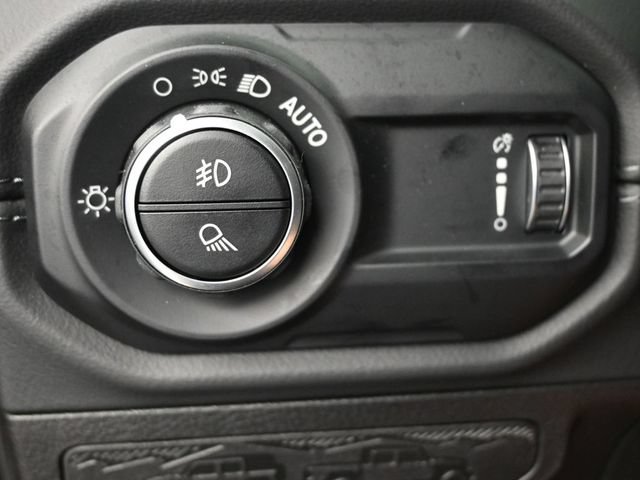 New 2025 Jeep Gladiator Rubicon w/ Safety Group AWD/4WD image 34