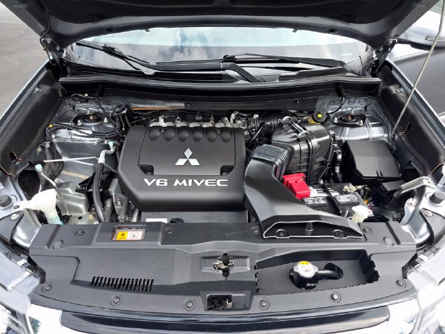 Used 2016 Mitsubishi Outlander GT AWD/4WD image 17