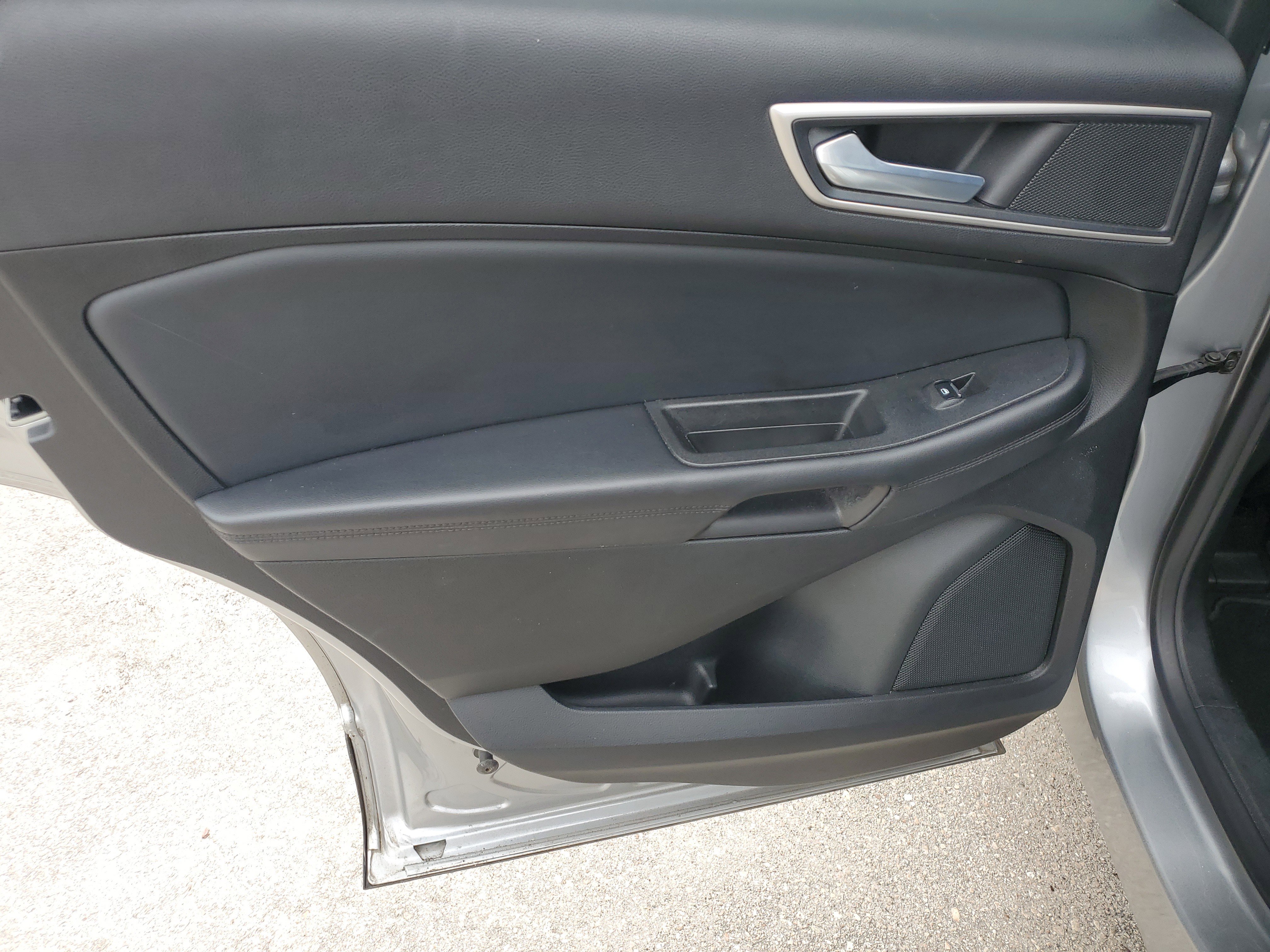 Used 2023 Ford Edge SEL image 14