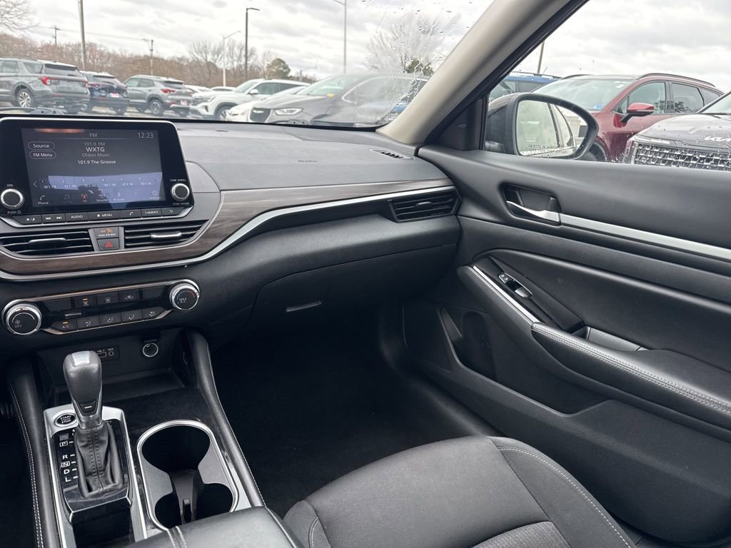 Used 2023 Nissan Altima 2.5 SV image 11