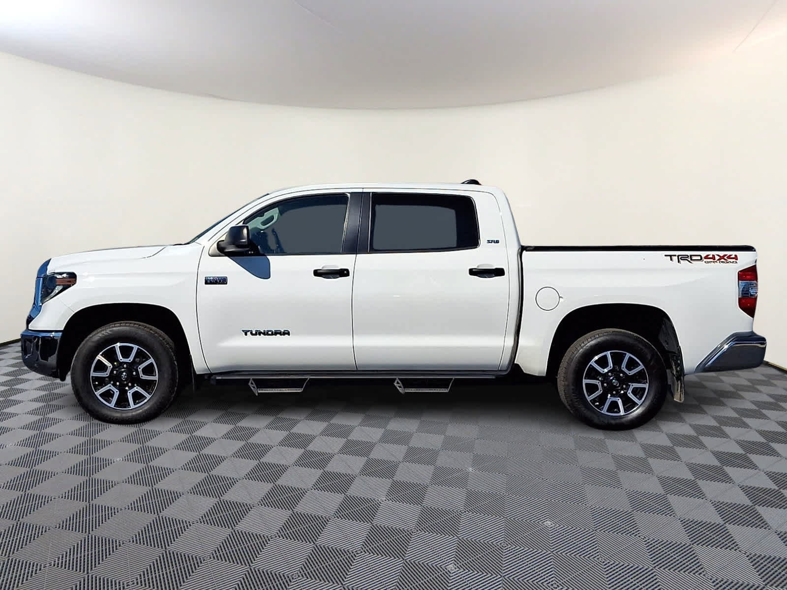 Certified 2020 Toyota Tundra SR5 w/ TRD Off-Road Package AWD/4WD image 8