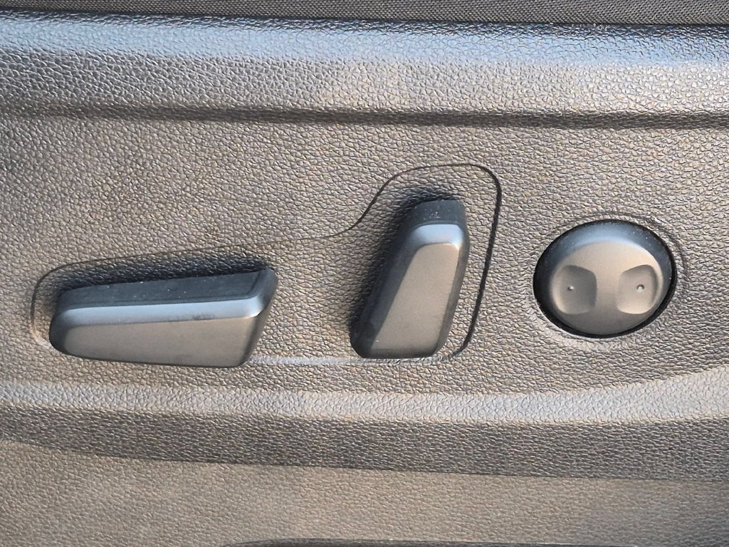 Used 2025 Kia Telluride S AWD/4WD image 14