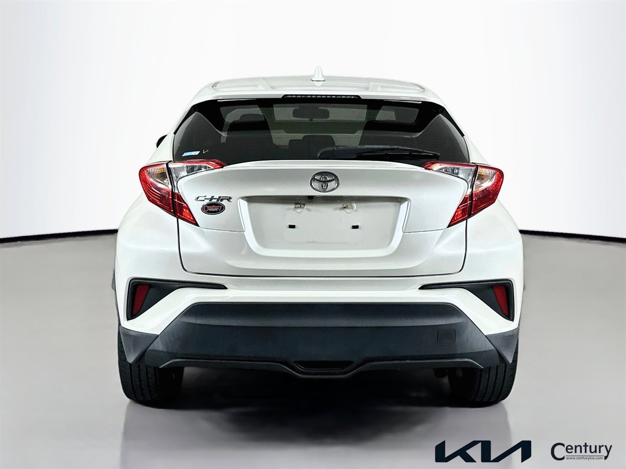 Used 2020 Toyota C-HR XLE image 6