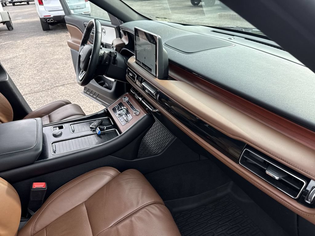Used 2022 Lincoln Aviator Grand Touring w/ Equipment Group 301A AWD/4WD image 36