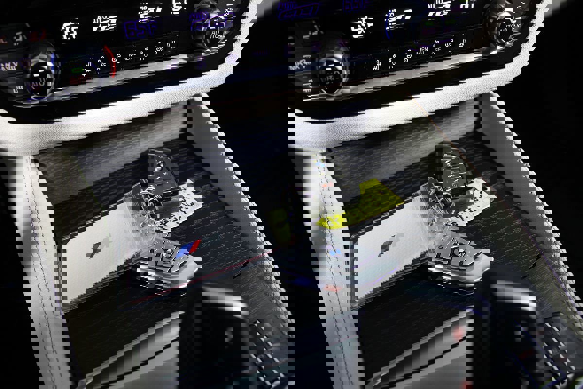 Used 2023 BMW 530e 530e w/ M Sport Package image 26