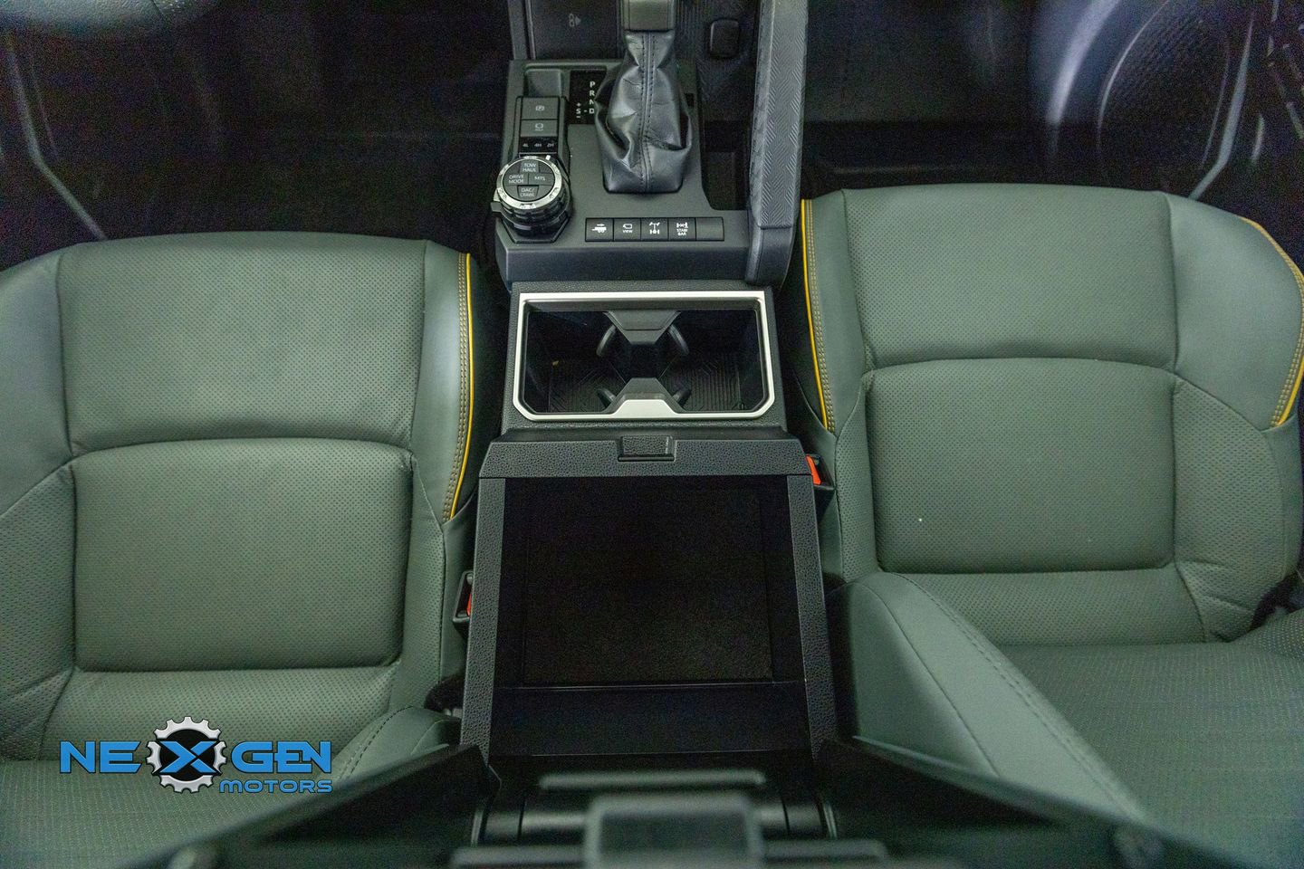 Used 2025 Toyota 4Runner Trailhunter image 28