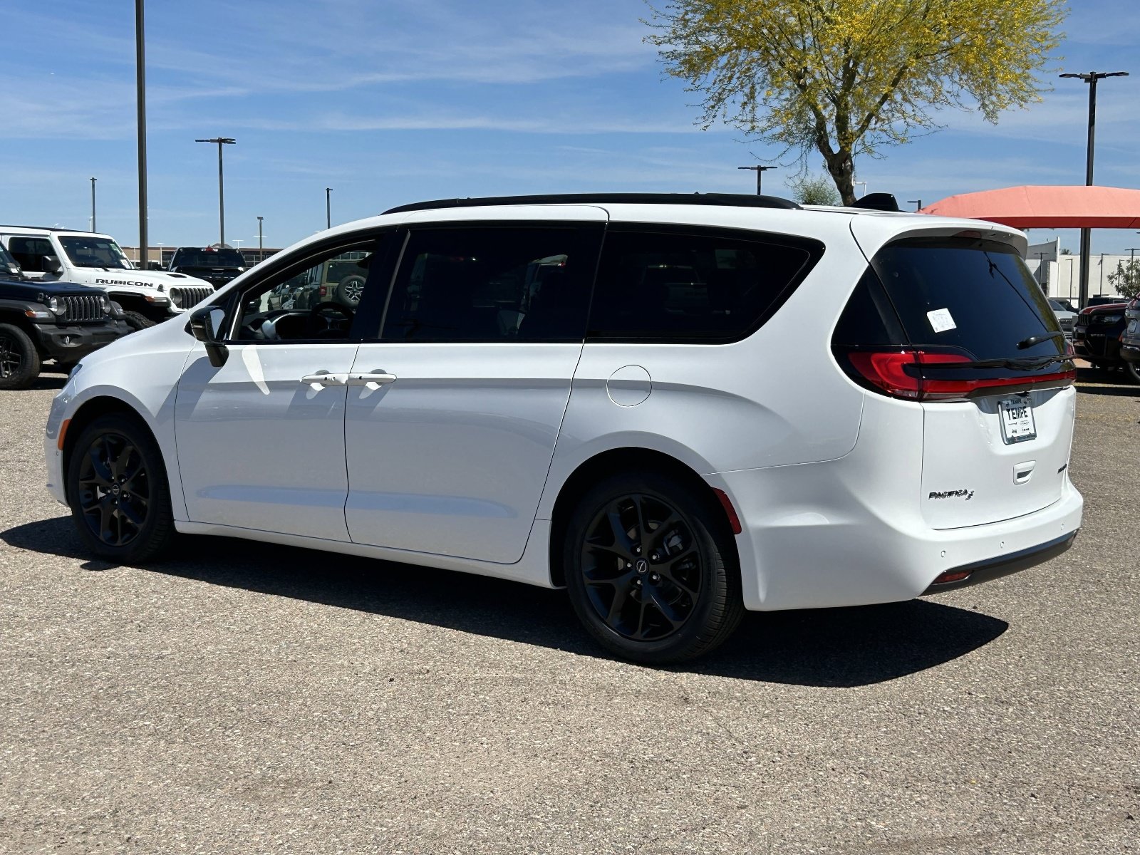 New 2026 Chrysler Pacifica Limited w/ S Appearance Package FWD image 3
