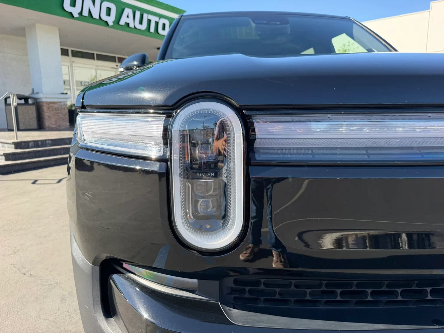 Used 2025 Rivian R1S Adventure Dual AWD/4WD image 10