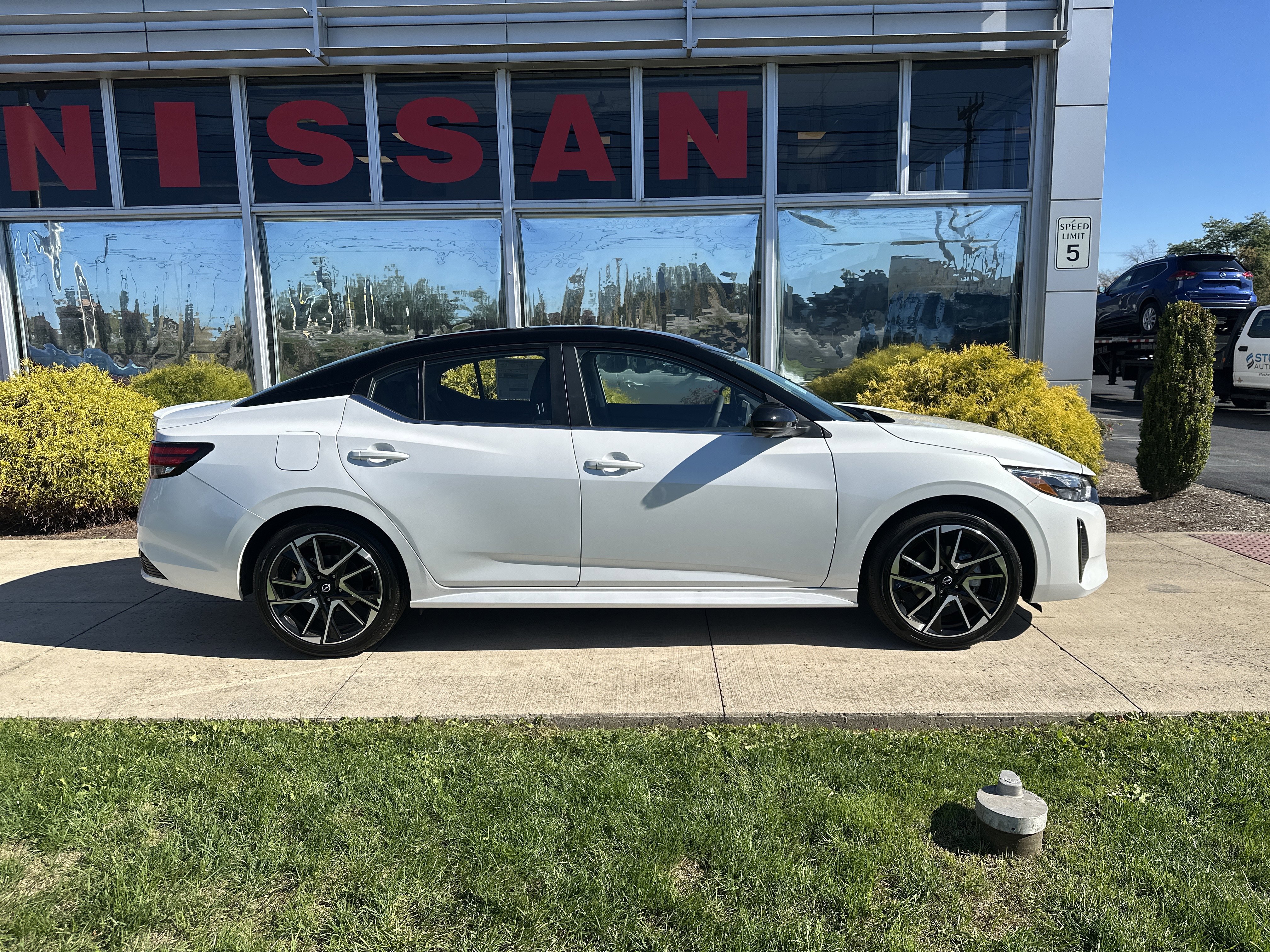 New 2025 Nissan Sentra SR image 5