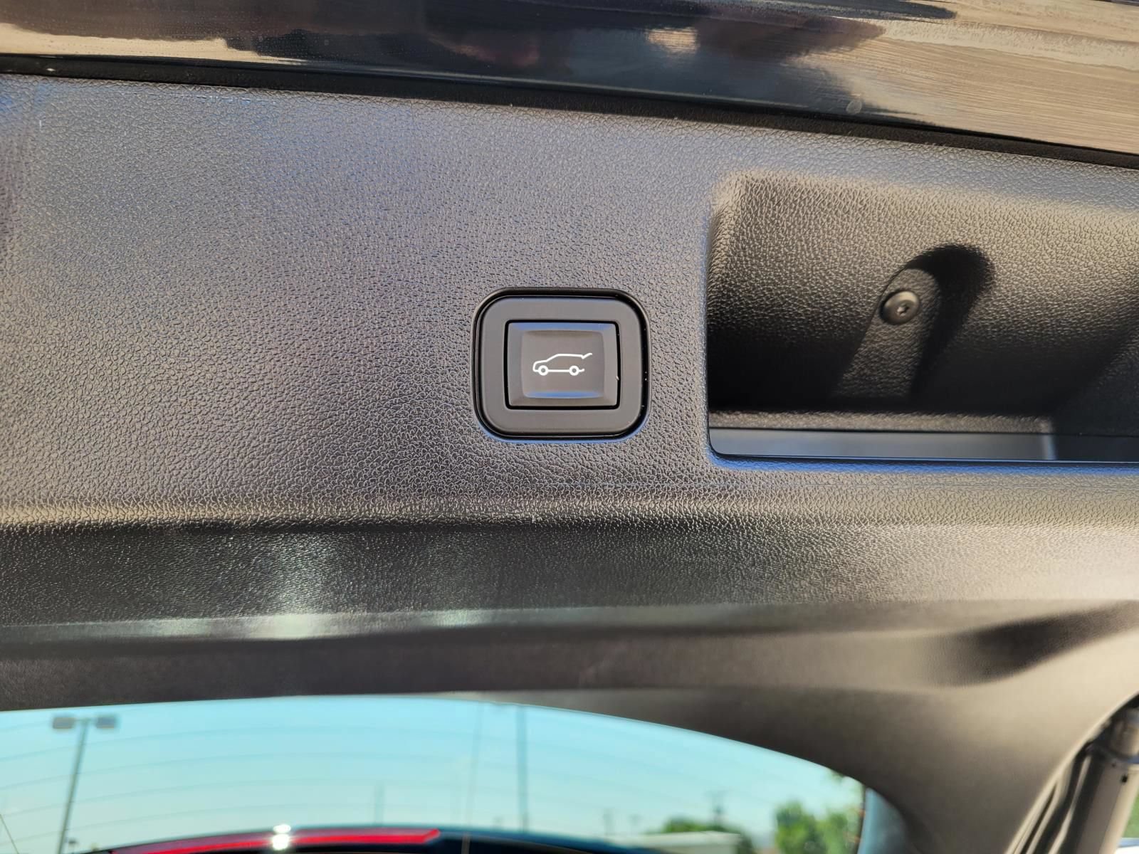 Used 2025 Chevrolet Equinox EV LT w/ Convenience Package FWD image 14