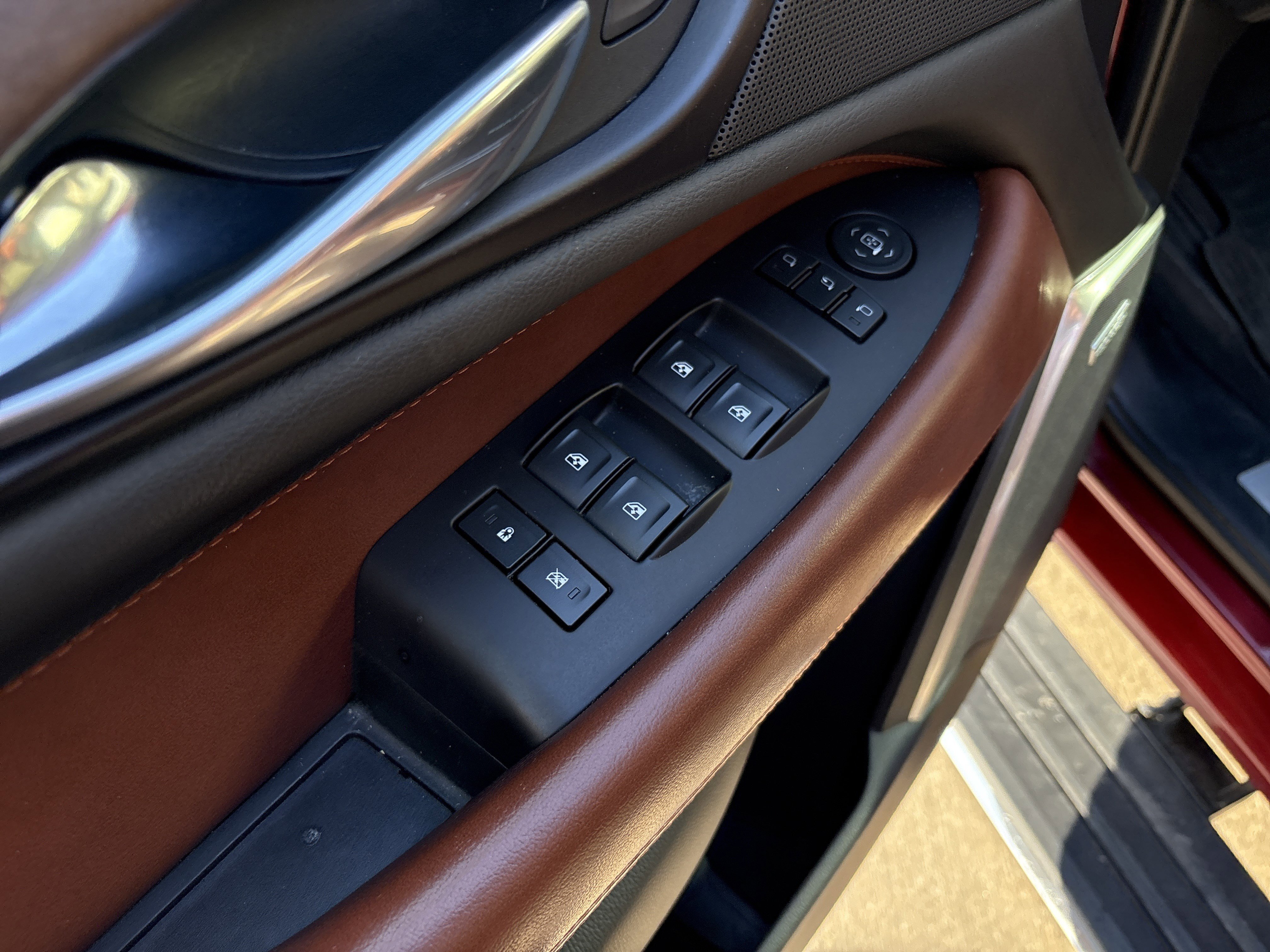 Used 2020 Cadillac Escalade Premium Luxury w/ LPO, Radiant Package image 15