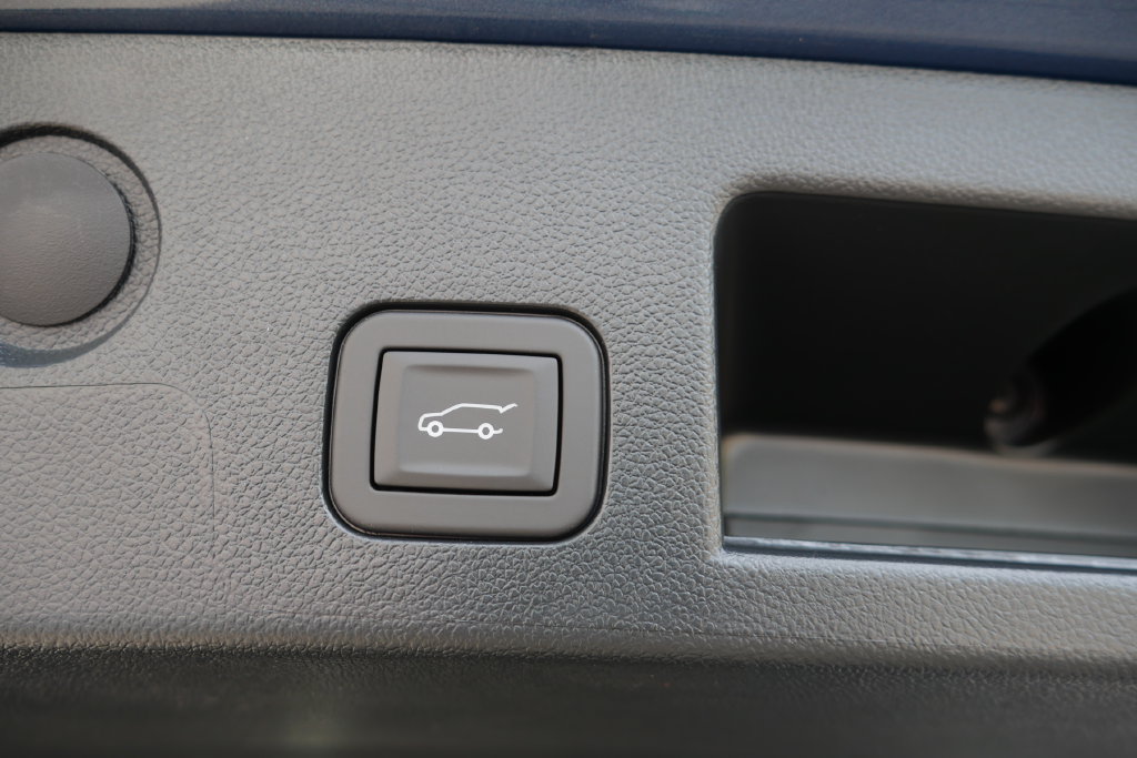 New 2027 Chevrolet Equinox LT w/ Convenience Package II AWD/4WD image 8