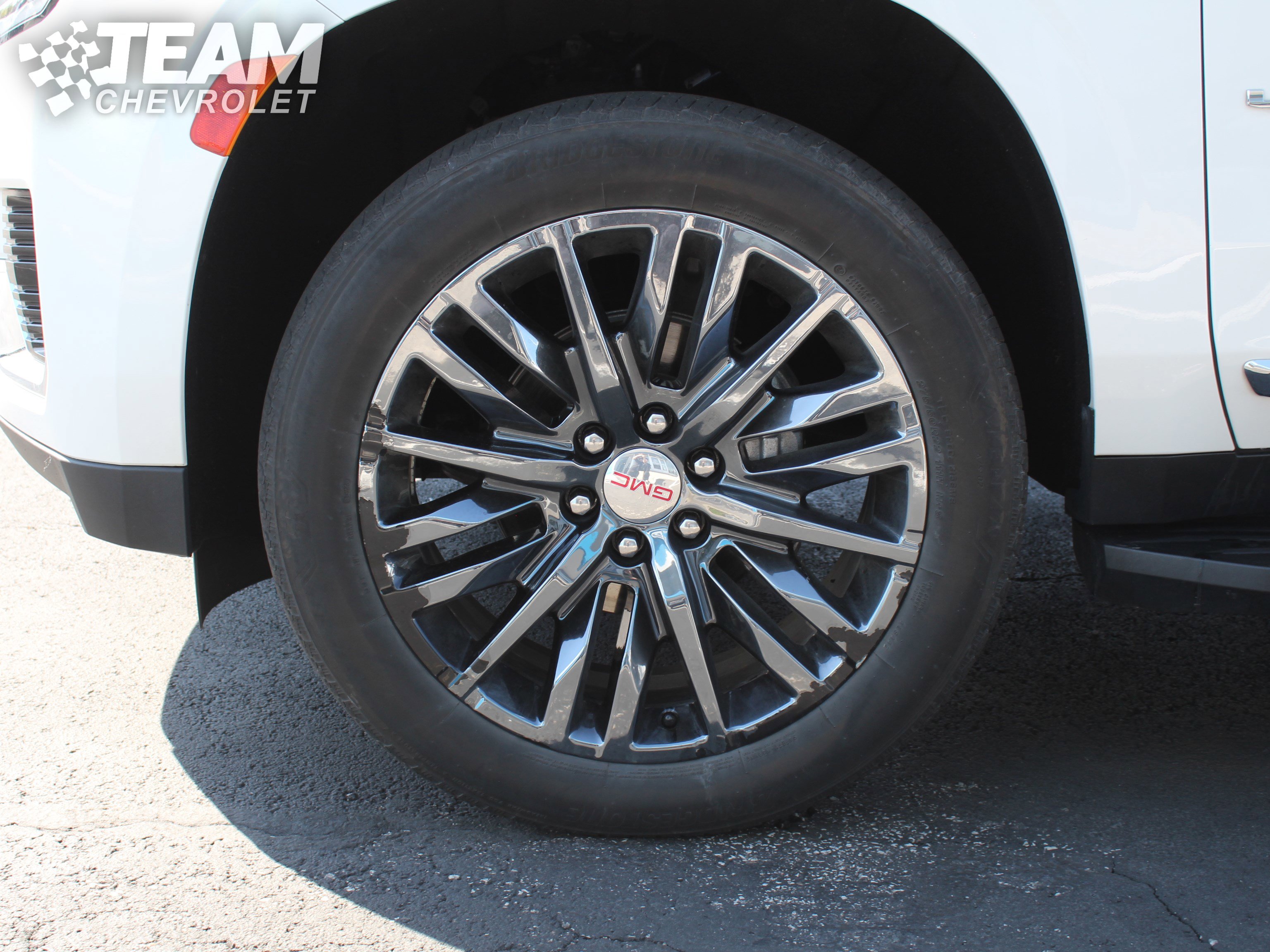 Used 2023 GMC Yukon SLT w/ SLT Luxury Package AWD/4WD image 34