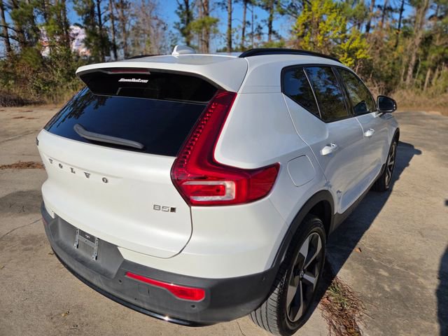 Used 2025 Volvo XC40 B5 Plus image 8