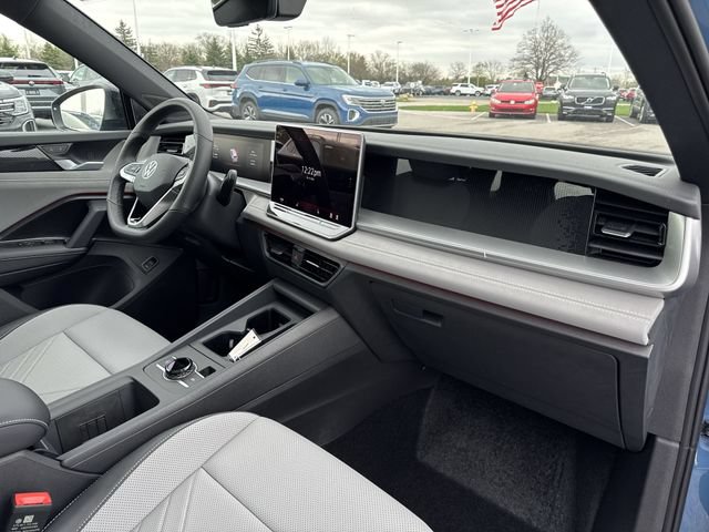 New 2026 Volkswagen Tiguan SE R-Line FWD image 28