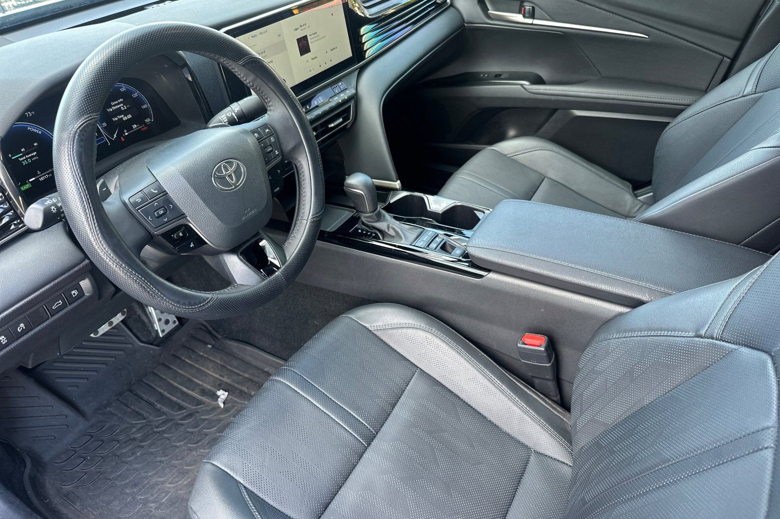 Used 2025 Toyota Camry XSE AWD/4WD image 10