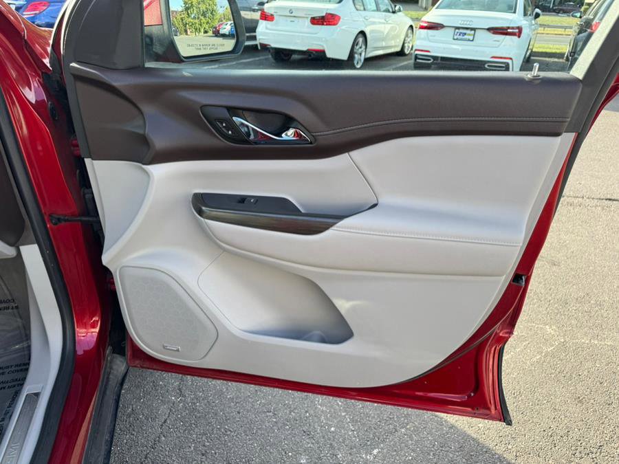 Used 2023 GMC Acadia SLT image 25