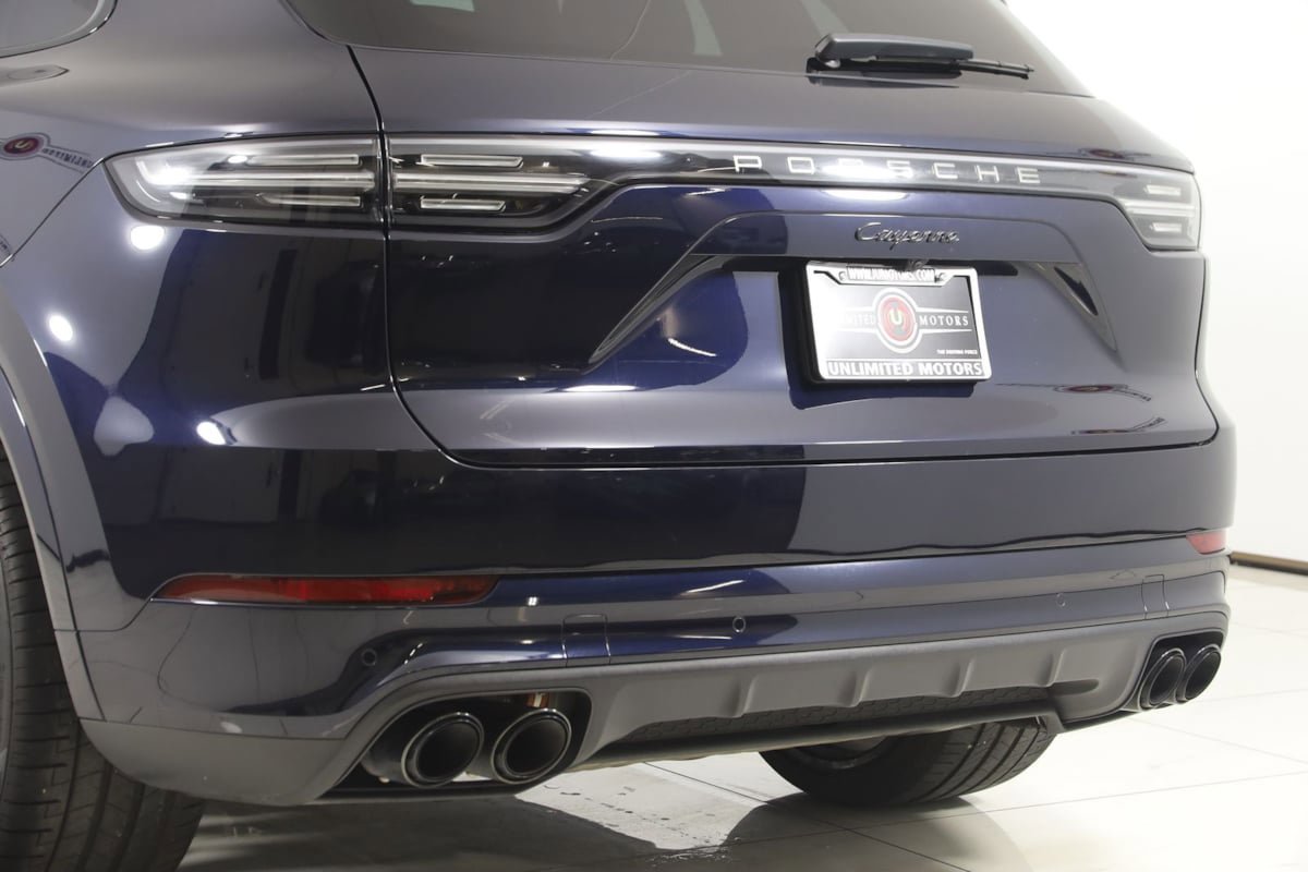 Used 2022 Porsche Cayenne Platinum Edition w/ Premium Package Plus AWD/4WD image 27