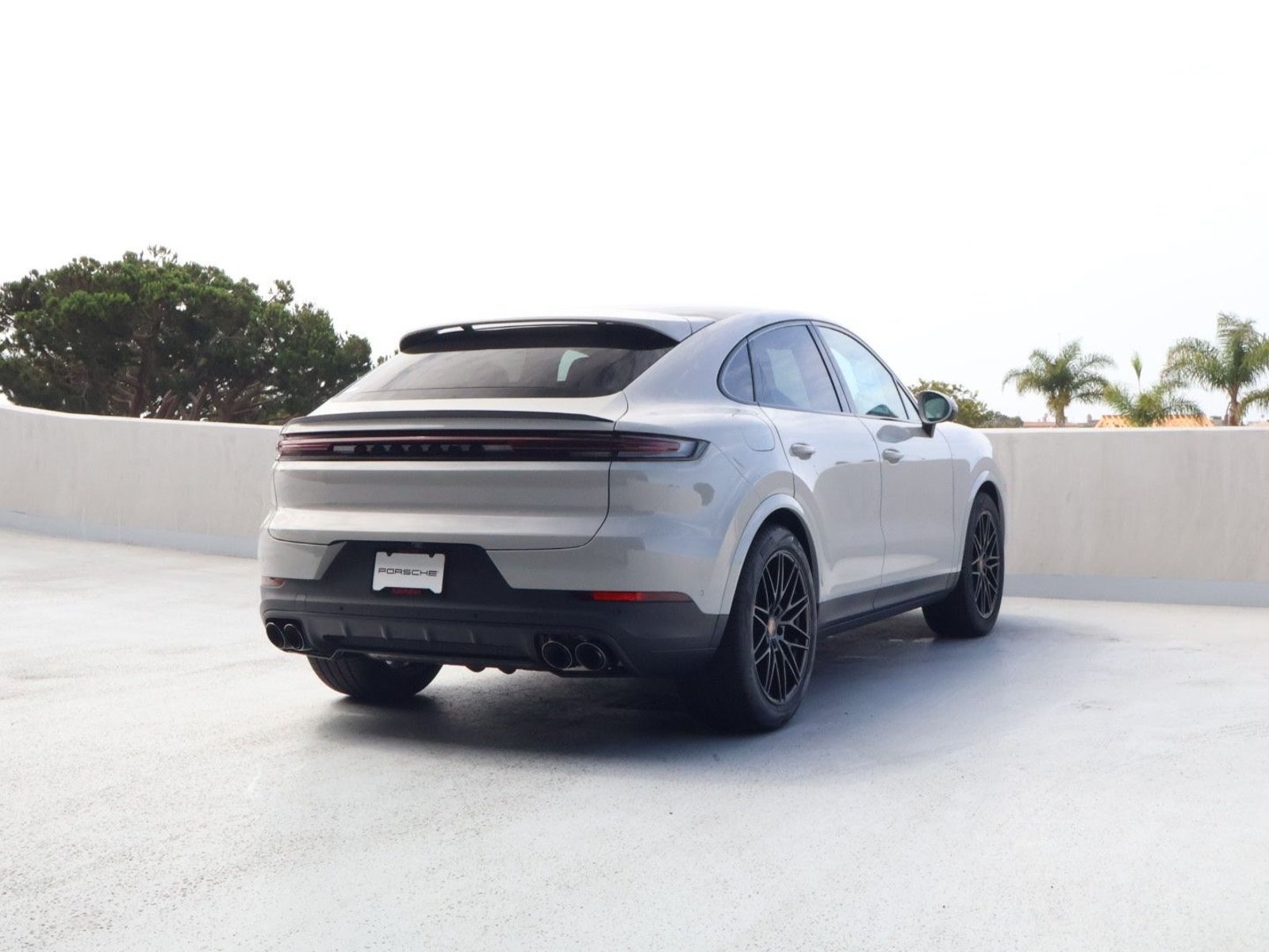 New 2026 Porsche Cayenne Coupe AWD/4WD image 9