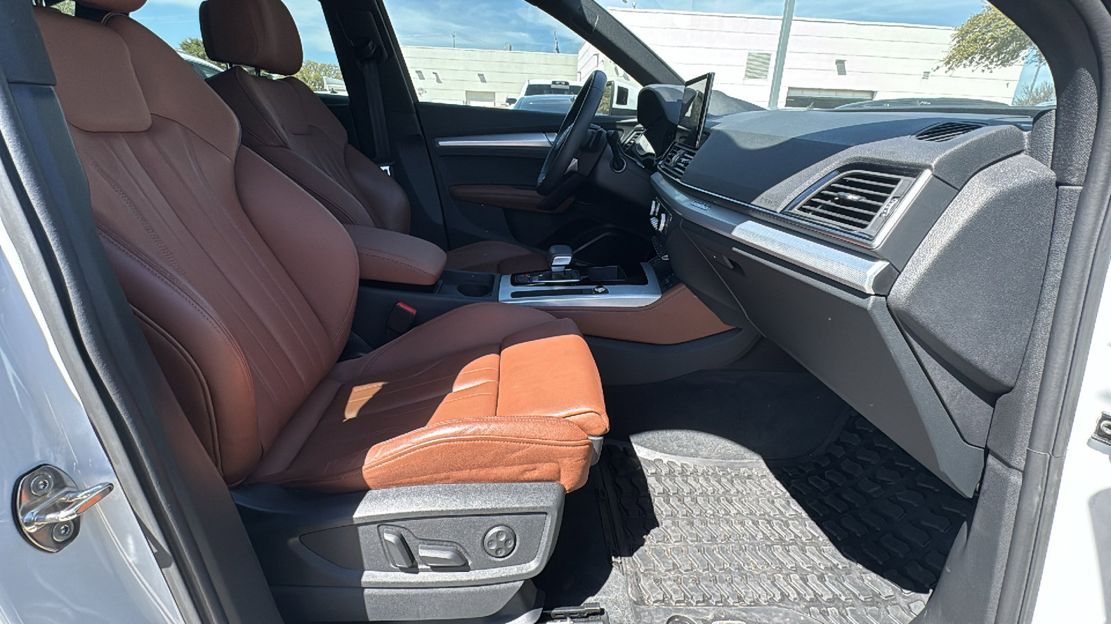 Used 2024 Audi Q5 2.0T Premium Plus w/ Premium Plus Package image 28