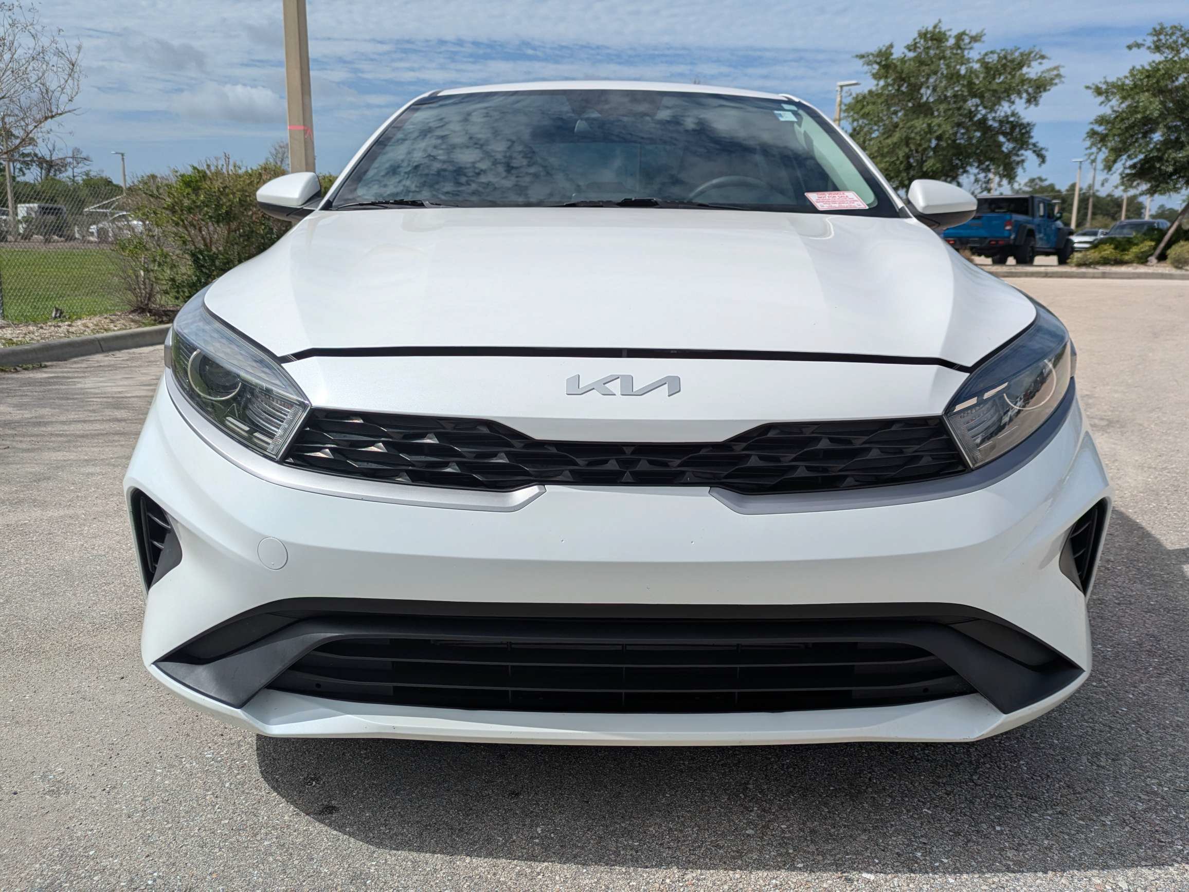 Certified 2022 Kia Forte LXS FWD image 3