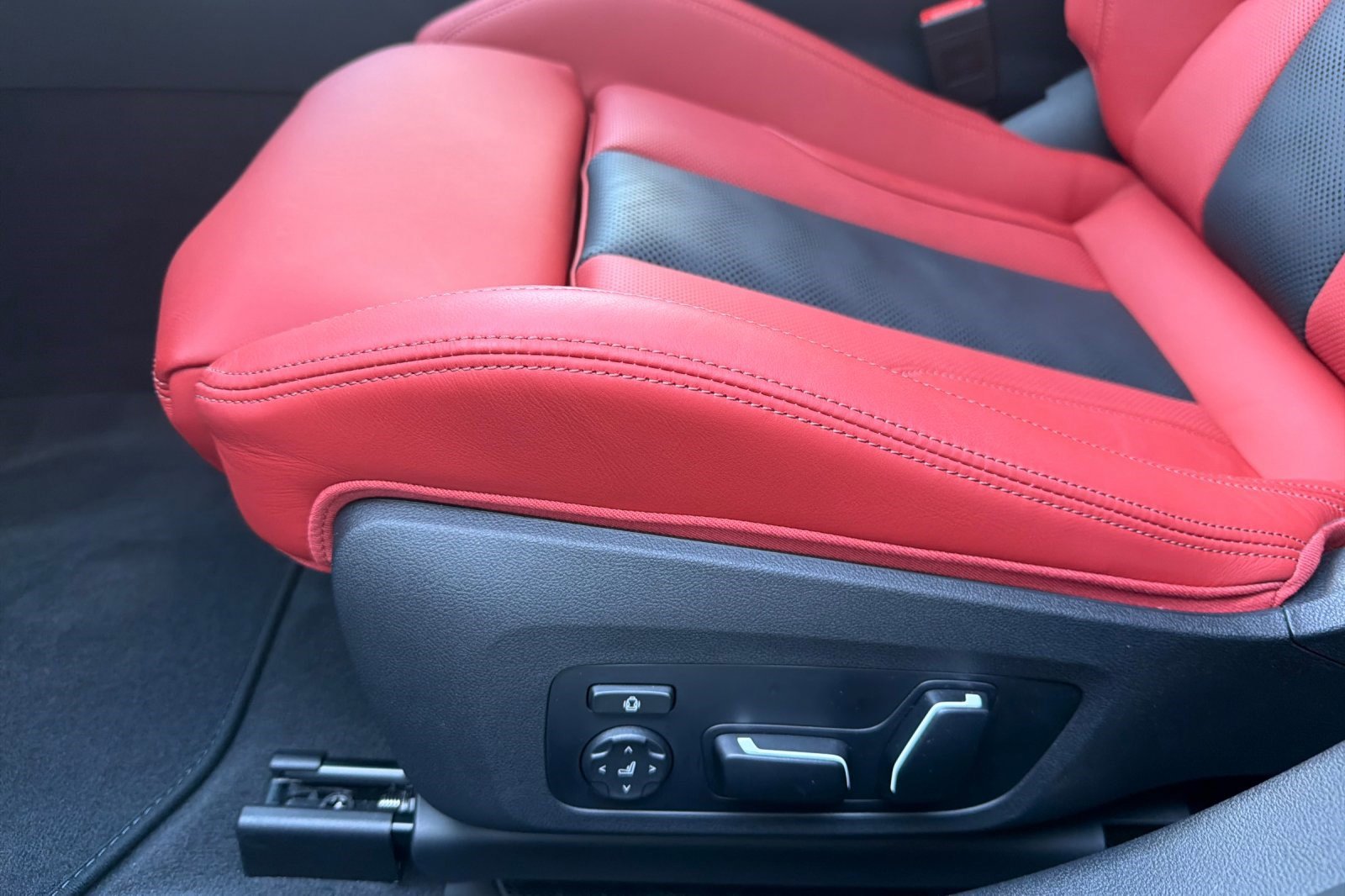 Used 2025 BMW M3 Competition image 14