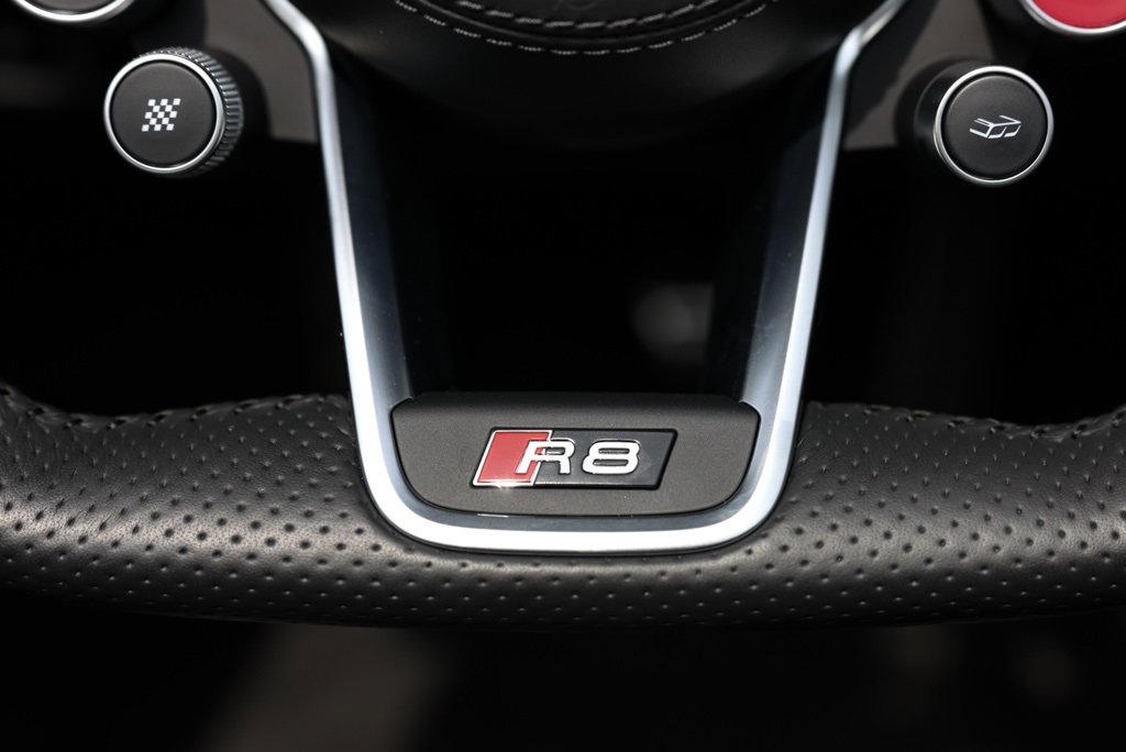 Used 2018 Audi R8 V10 plus w/ Full Leather Package image 43