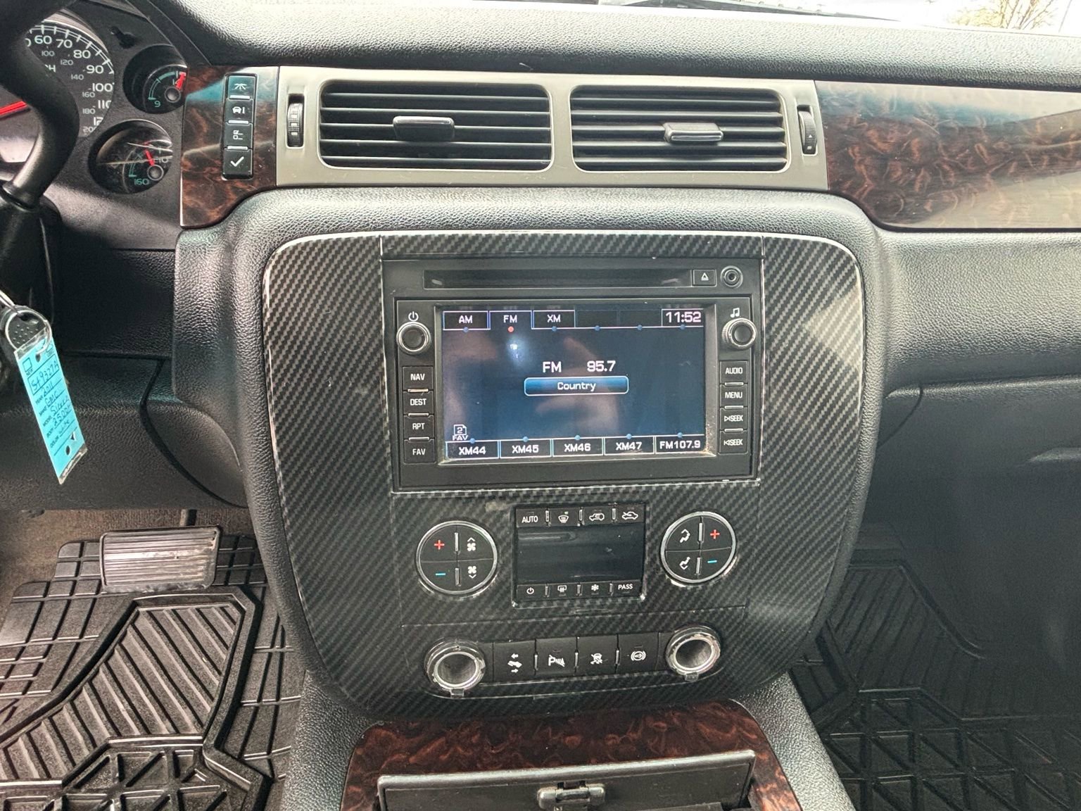 Used 2011 GMC Sierra 2500 Denali AWD/4WD image 17