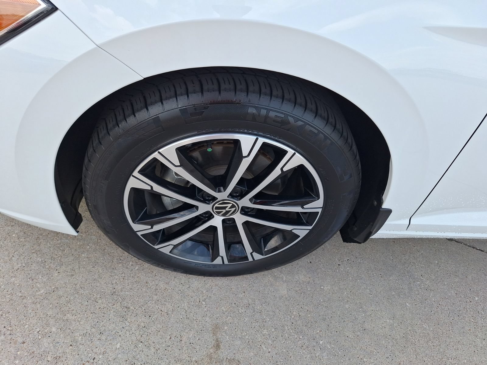 Used 2024 Volkswagen Jetta Sport FWD image 11