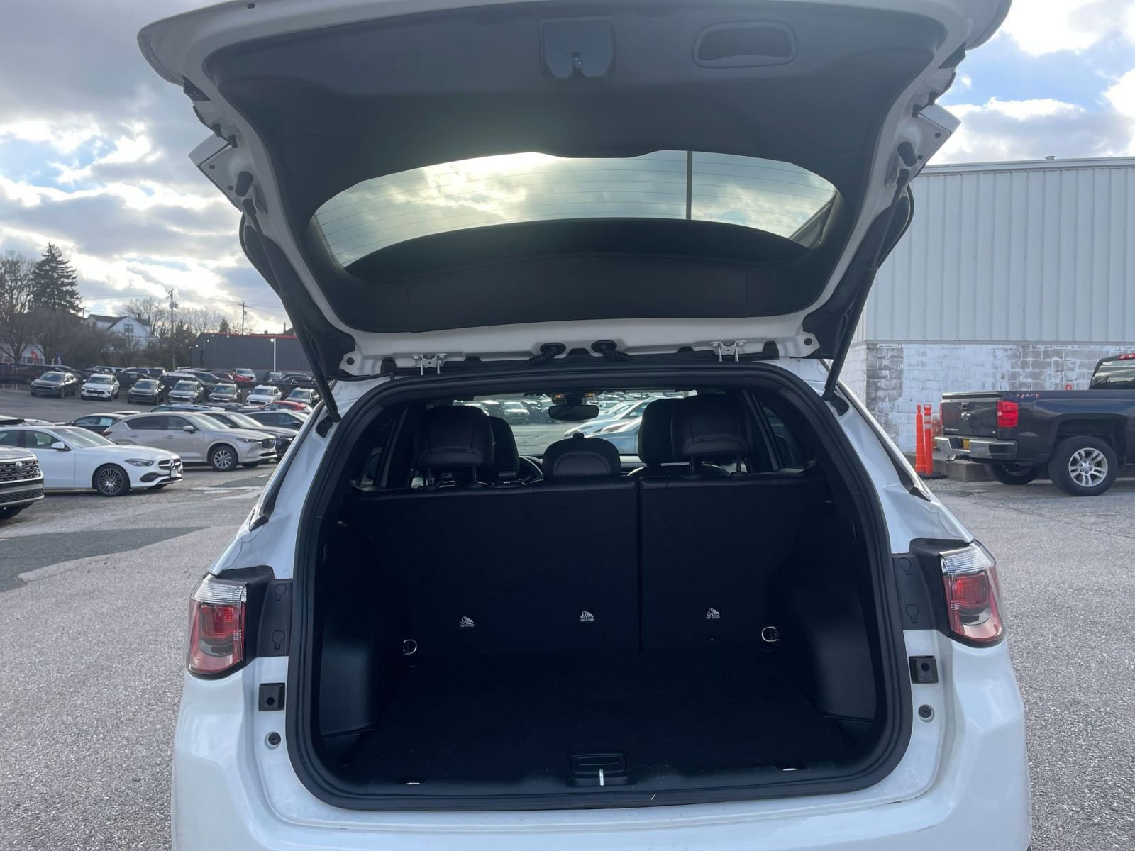 Used 2025 Jeep Compass Limited image 31