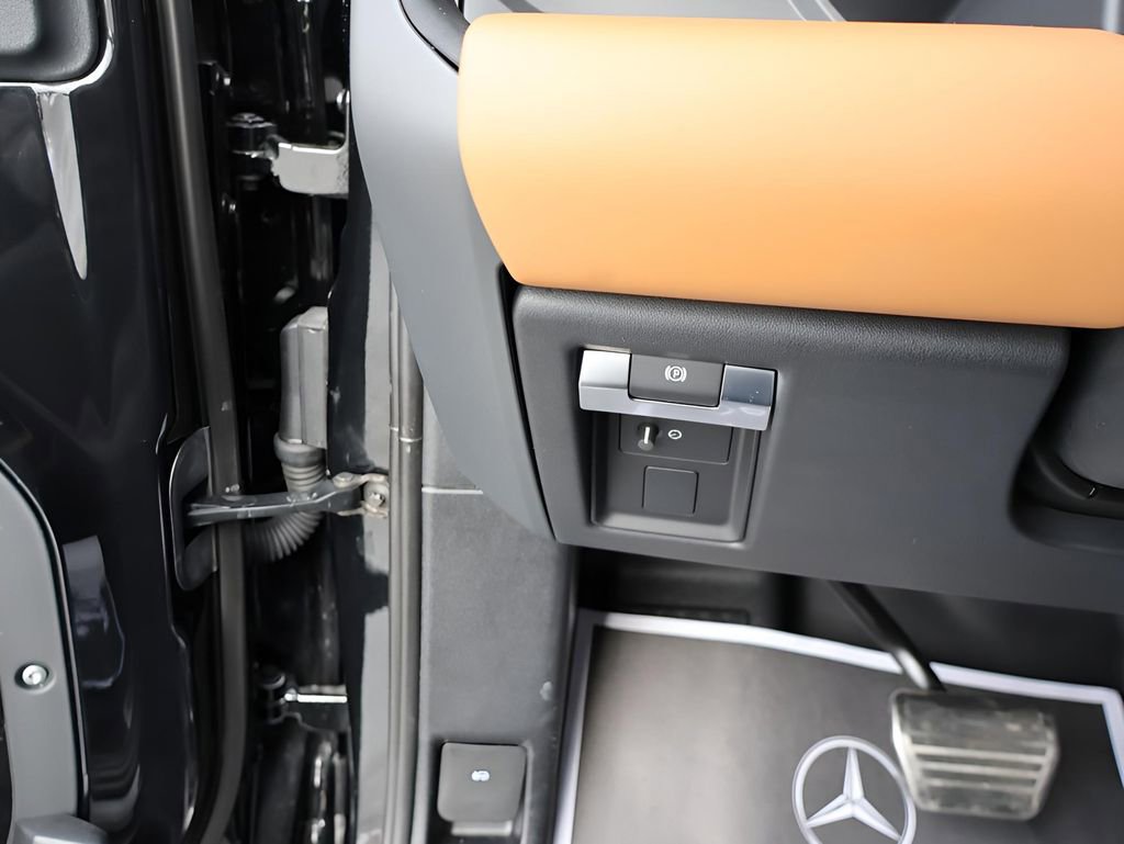 Certified 2024 Land Rover Defender 110 X image 35