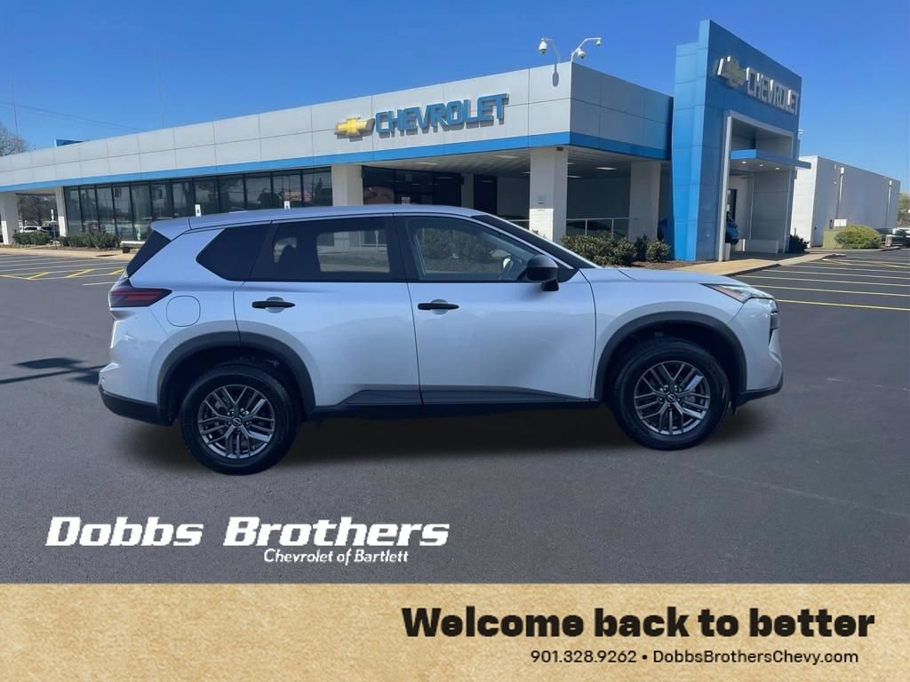 Used 2024 Nissan Rogue S FWD image 9
