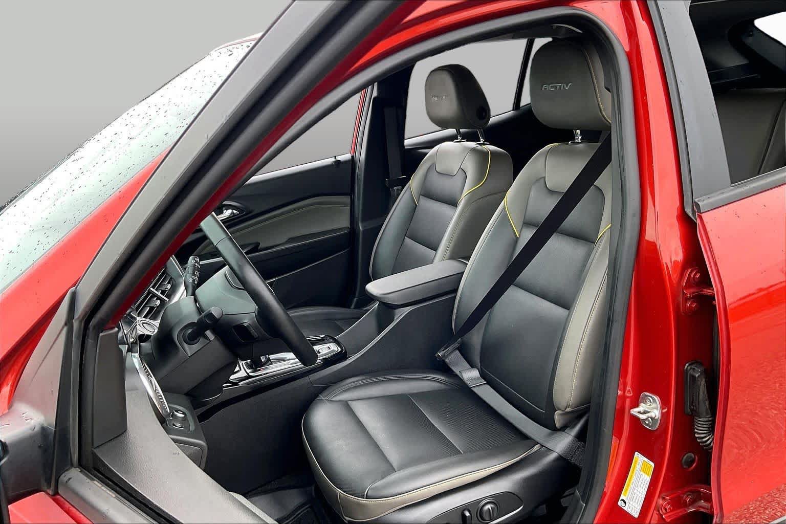 Used 2024 Chevrolet Trax ACTIV w/ Sunroof Package FWD image 8
