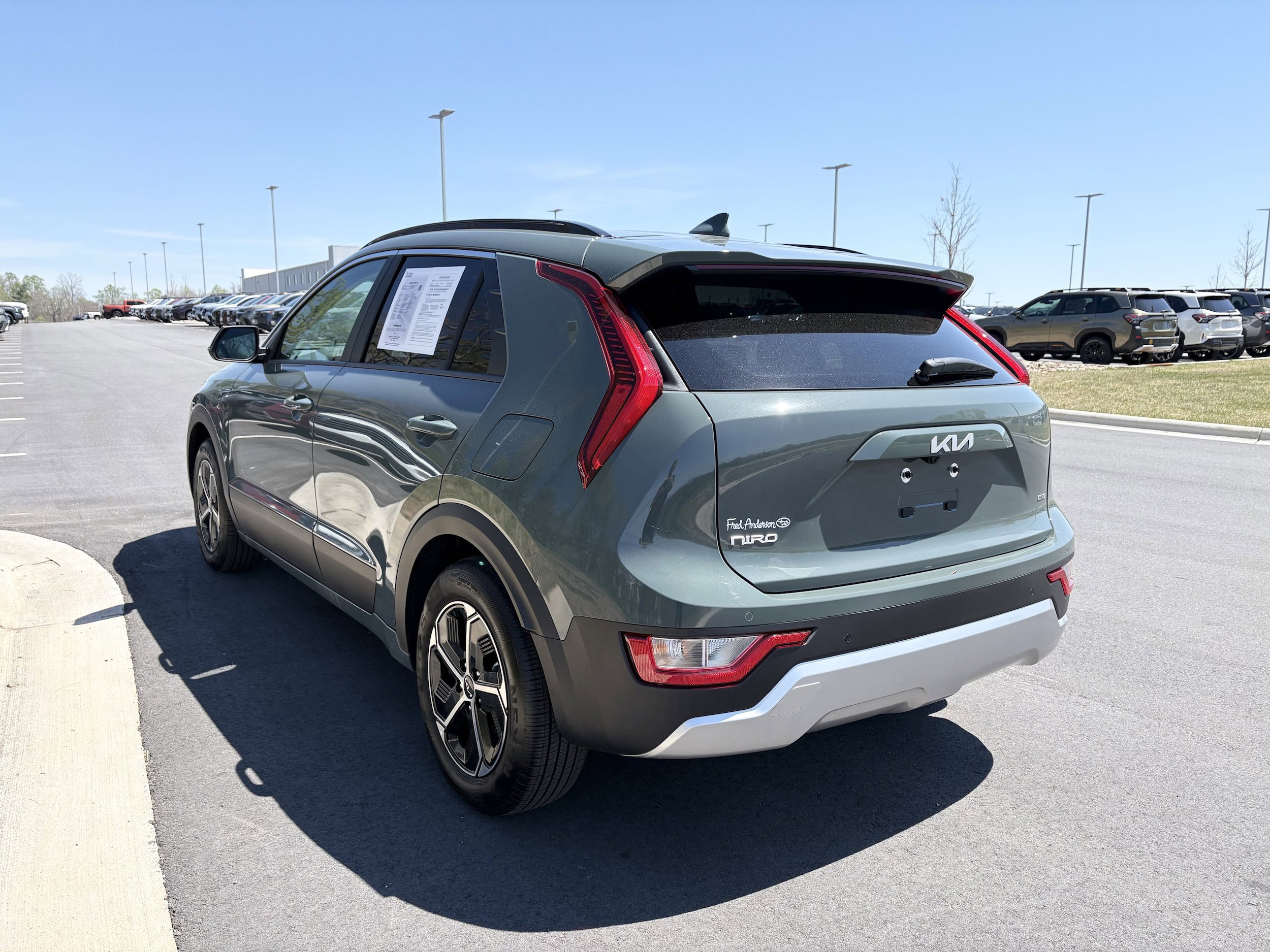 Used 2025 Kia Niro EX FWD image 6
