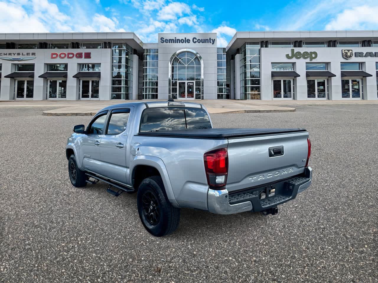 Used 2019 Toyota Tacoma SR5 RWD image 6